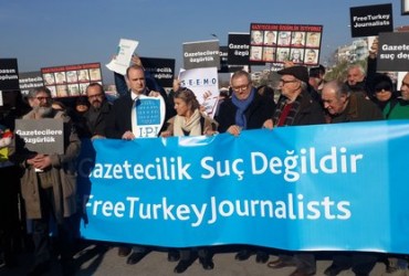 Turkey: IPI condemns targeting of journalists covering trial of former far-right leader’s murder